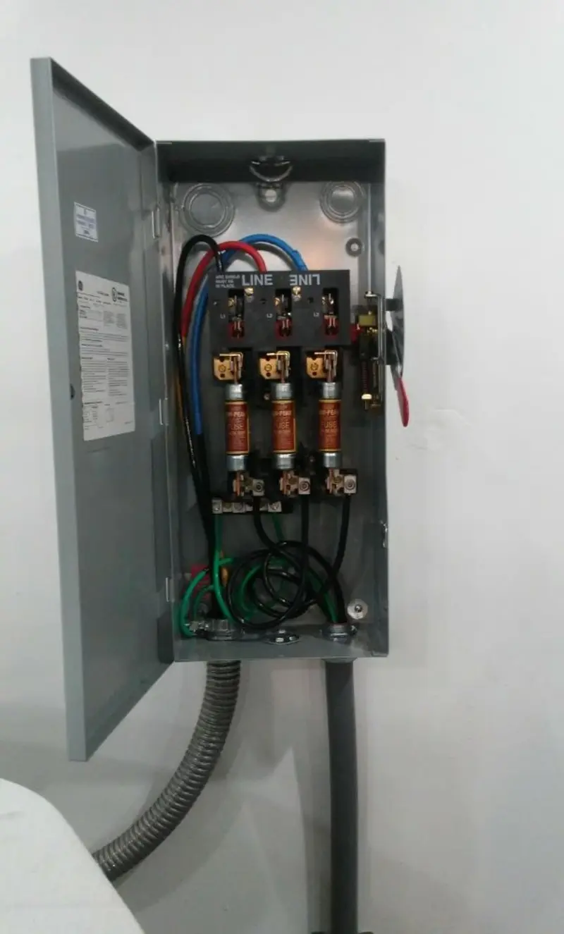Three-phase disconnect switch installed for Smoke Detector Installation in El Dorado